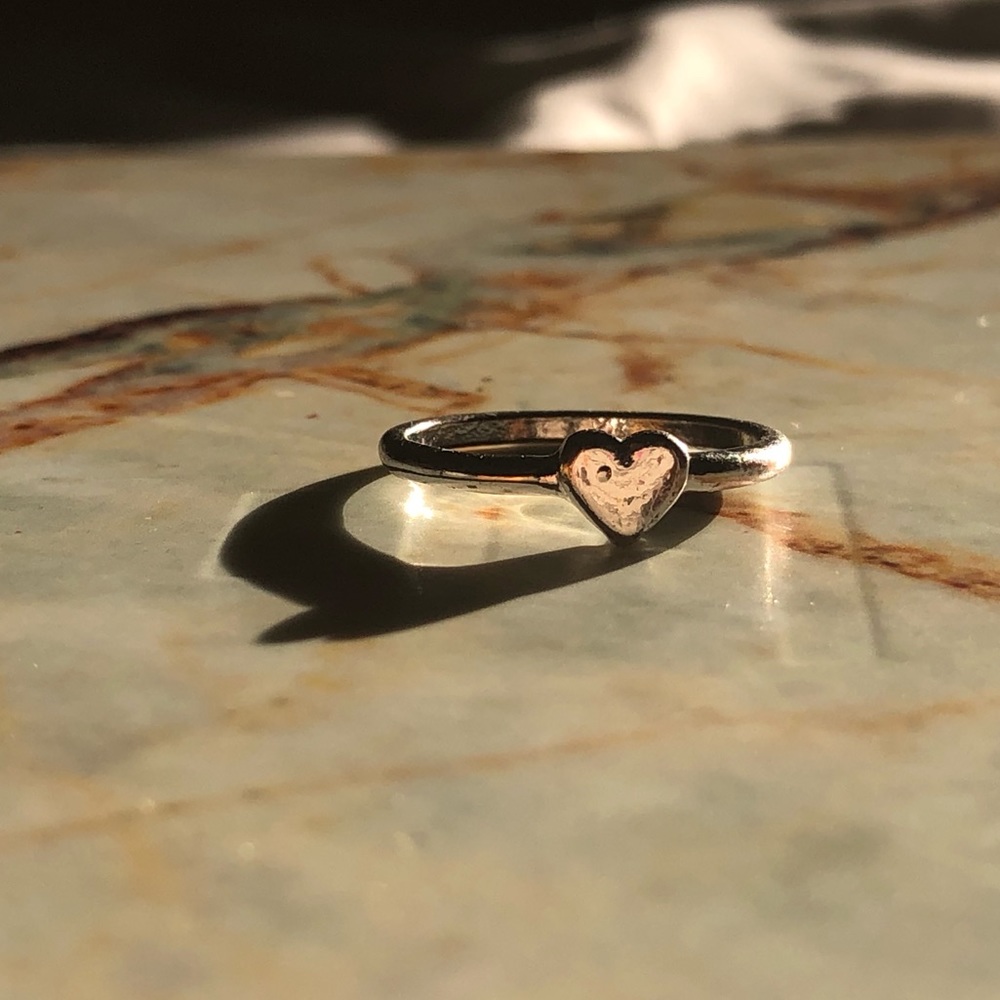 Im selling a ring,necklace,choker,and hairl clip